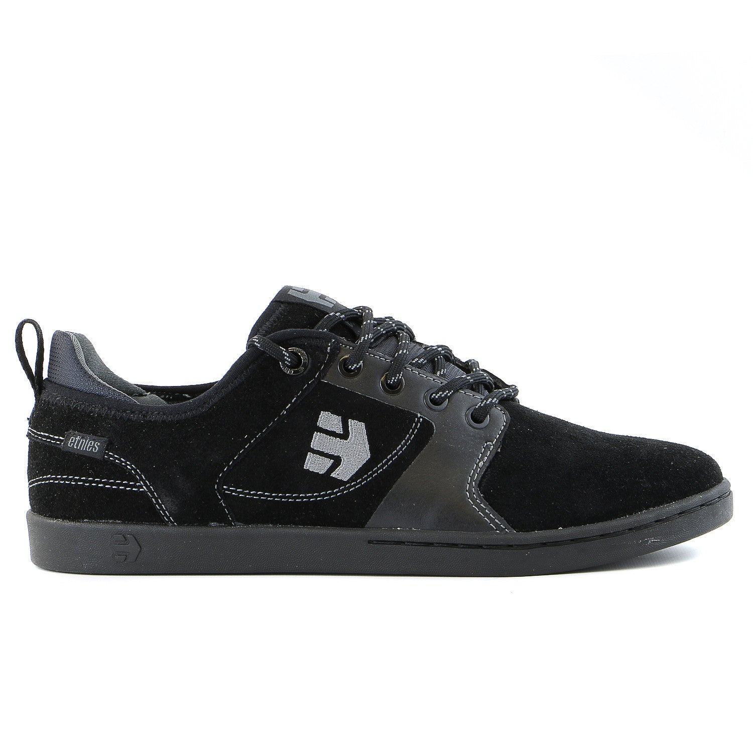 Black top etnies shoes